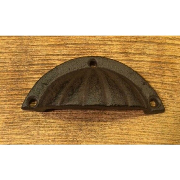 One (1) Antique Seashell Cast Iron 4" wide Cabinet Pull One (1) 0184-0034 - Picture 1 of 12